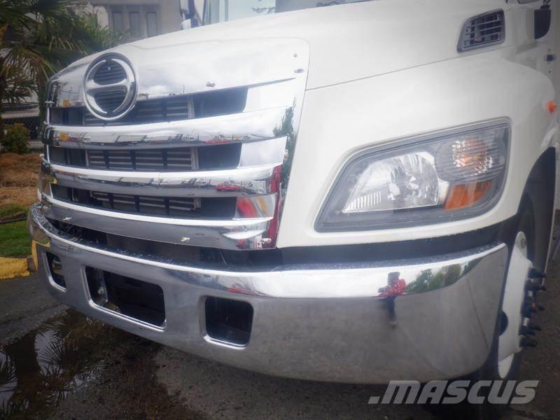 Hino 338 Vehículos municipales multiusos