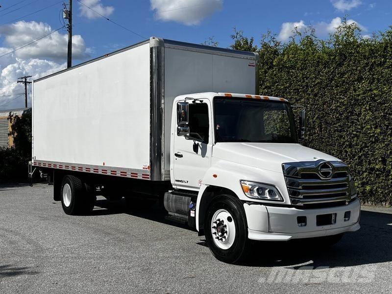 Hino 338 Furgonetas cerradas