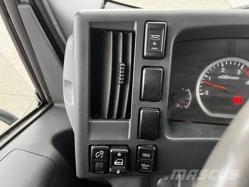 Isuzu NPR Furgonetas cerradas