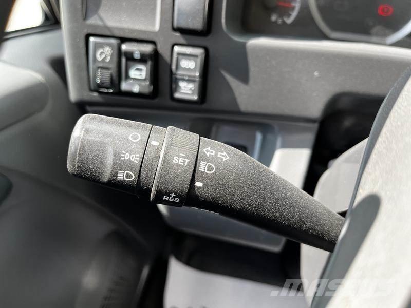 Isuzu NQR Furgonetas cerradas