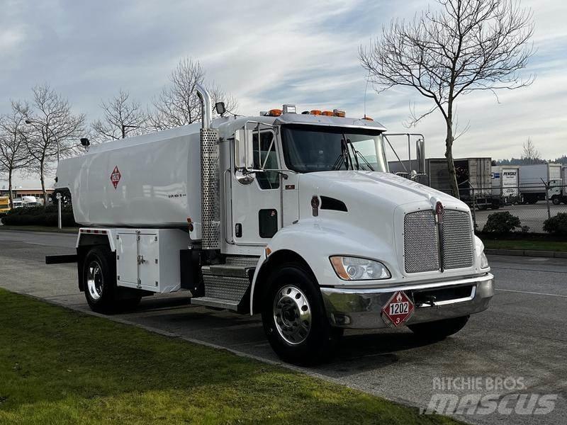 Kenworth T300 Camiones cisternas