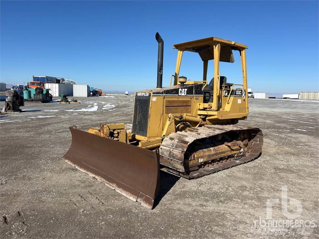 CAT D3C Buldozer sobre oruga