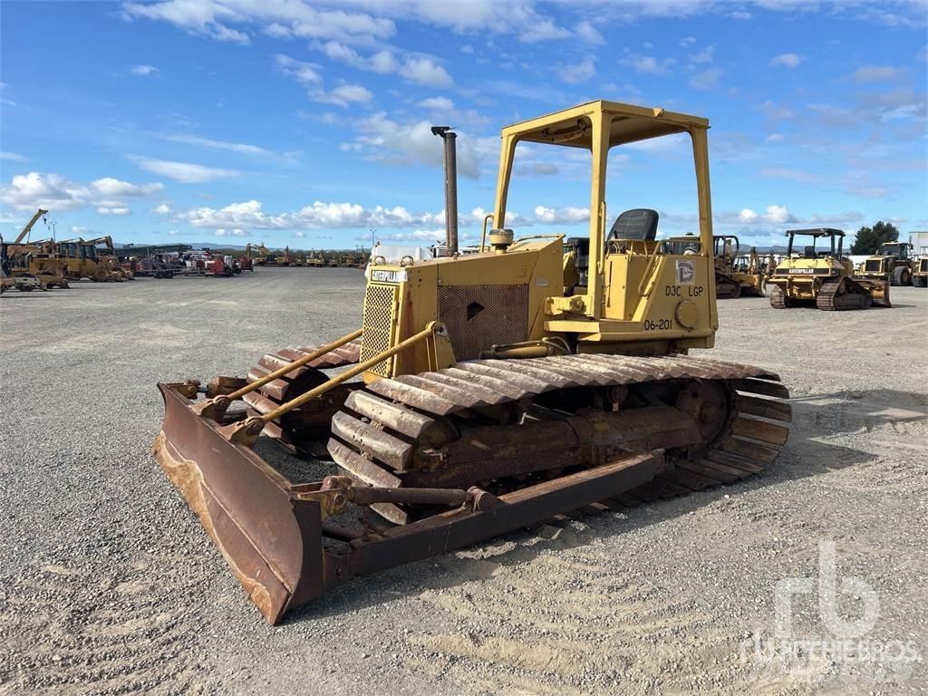 CAT D3C Buldozer sobre oruga