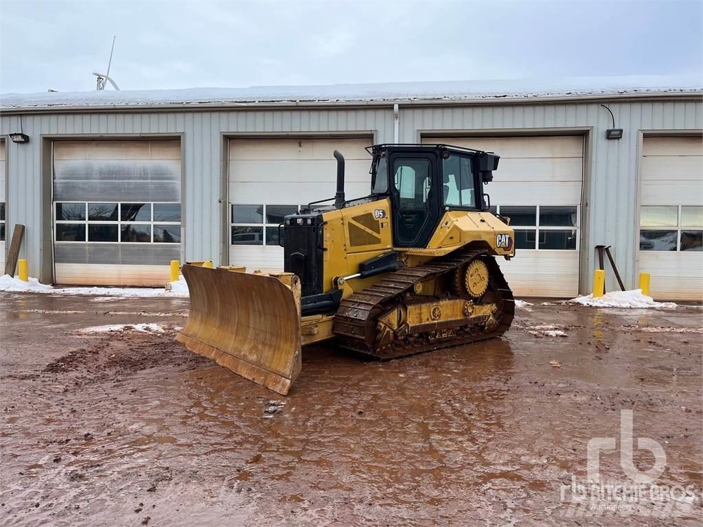 CAT D5 Buldozer sobre oruga