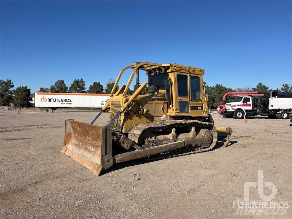 CAT D6E Buldozer sobre oruga