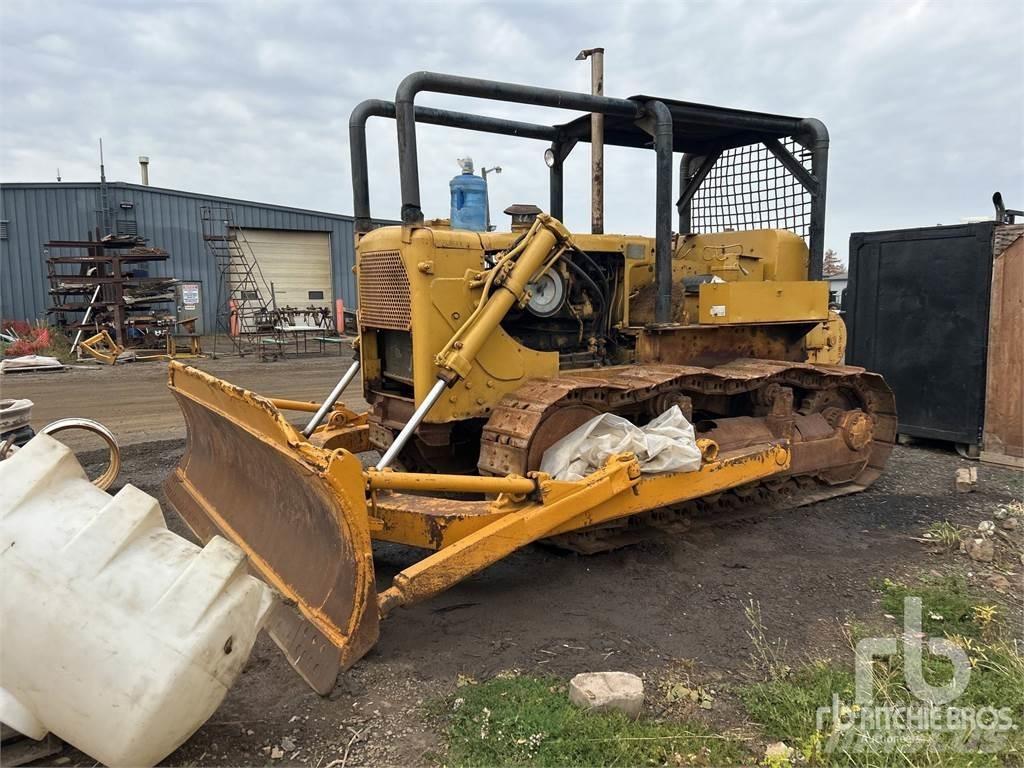 CAT D7 Buldozer sobre oruga