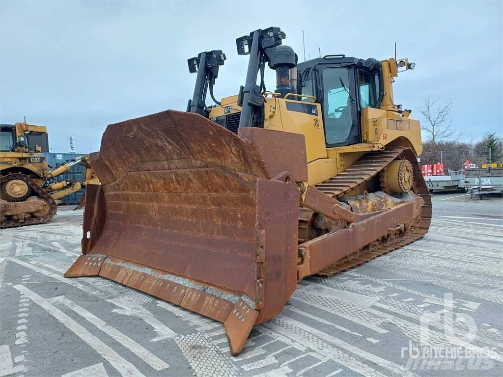 CAT D8T Buldozer sobre oruga