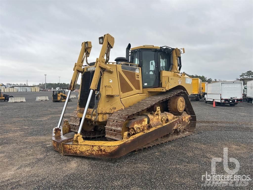 CAT D8T Buldozer sobre oruga