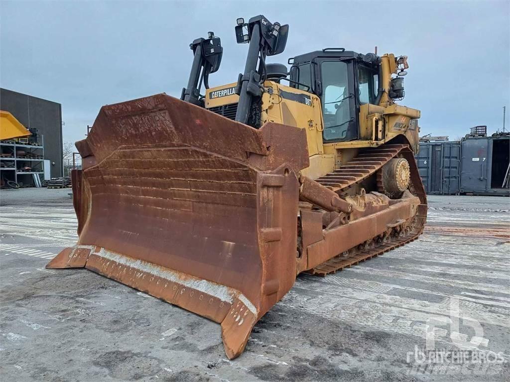 CAT D8T Buldozer sobre oruga