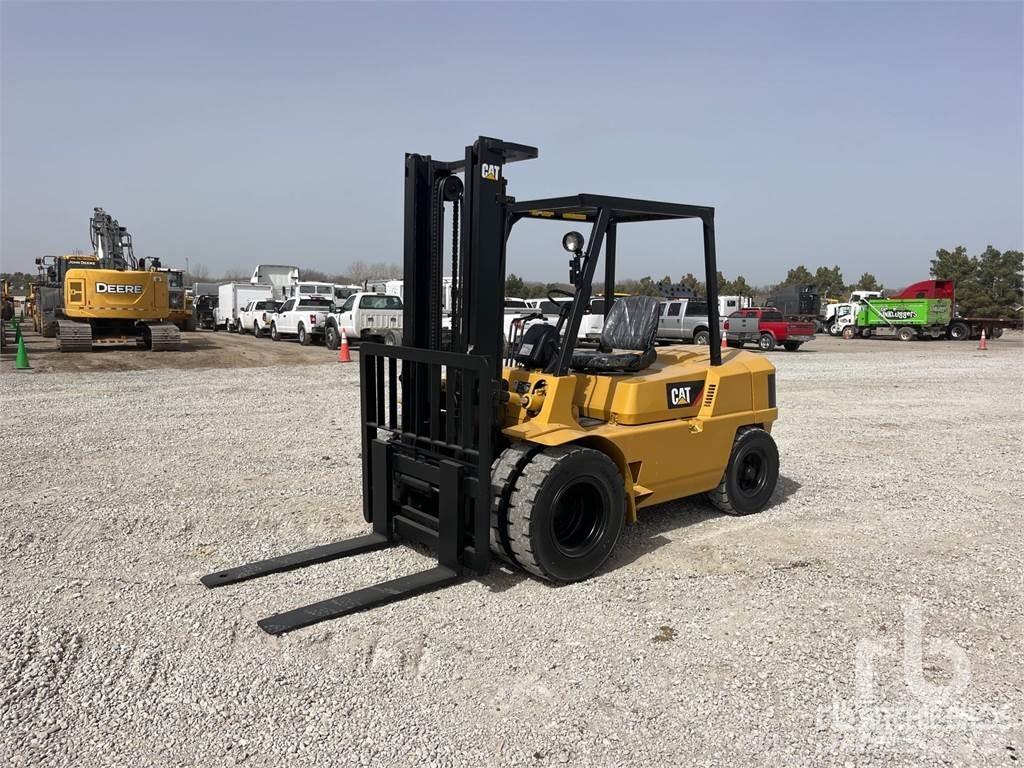 CAT DPL40 Camiones diesel