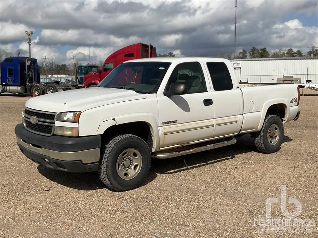 Chevrolet 2500 Caja abierta/laterales abatibles