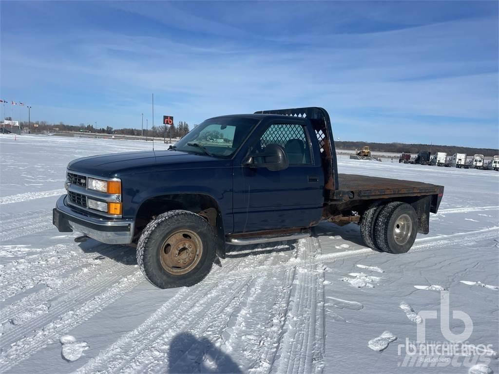 Chevrolet 3500 Camiones de cama baja