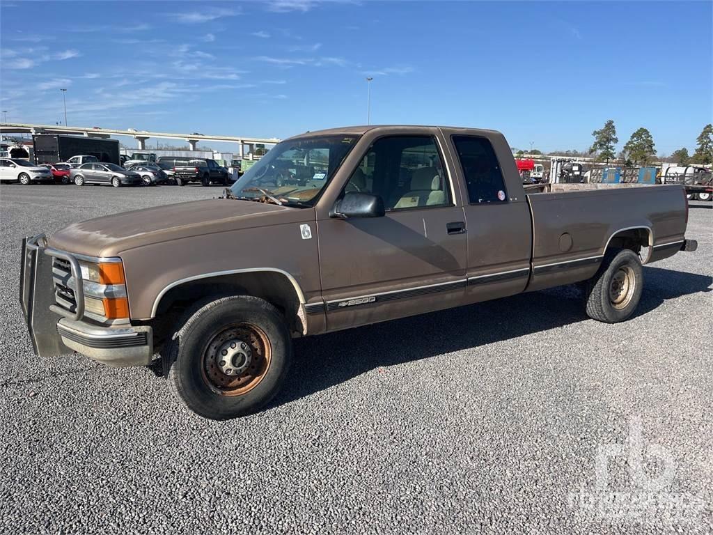 Chevrolet C2500 Caja abierta/laterales abatibles