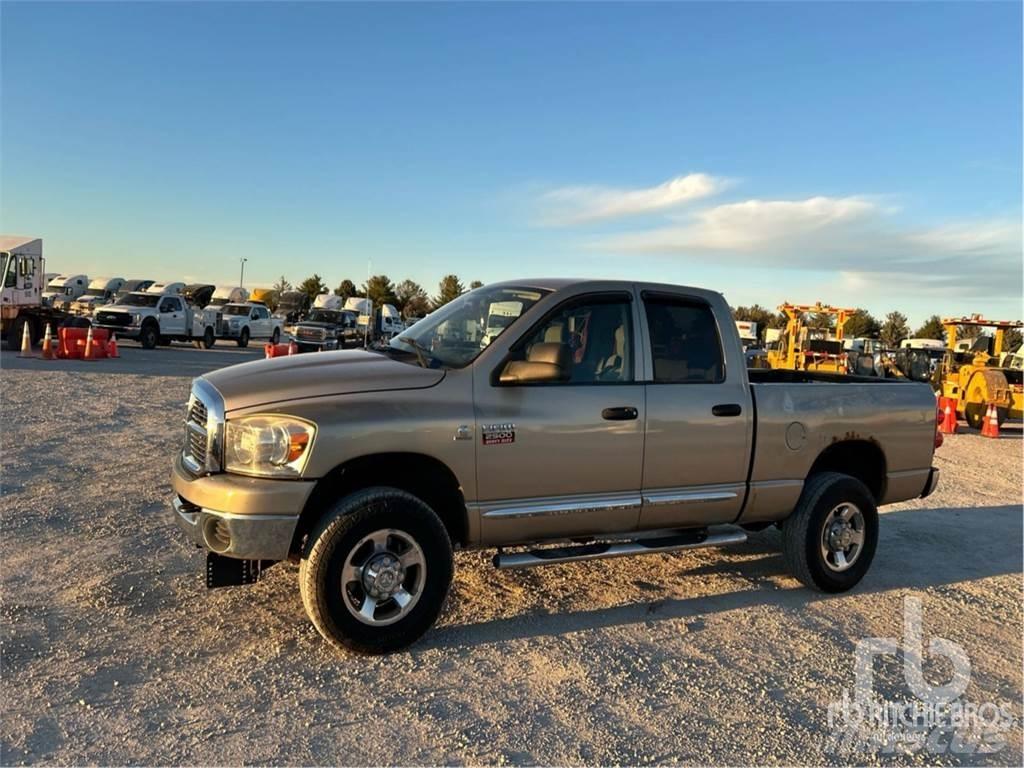 Dodge 2500 Caja abierta/laterales abatibles