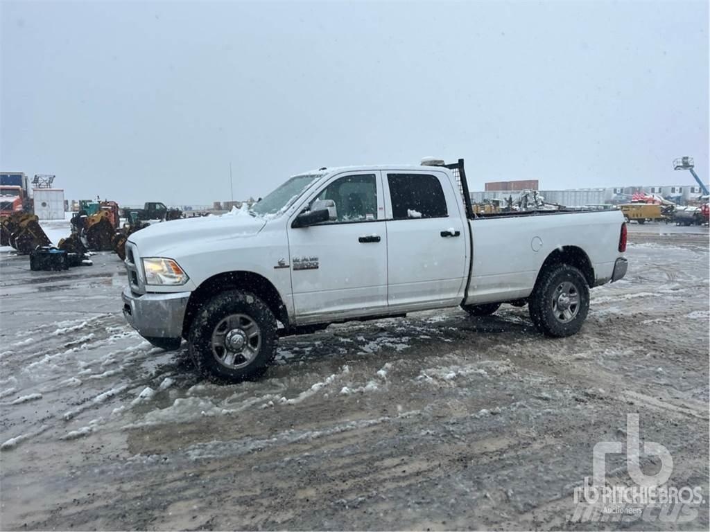 Dodge 3500 Caja abierta/laterales abatibles