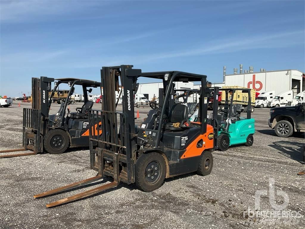 Doosan D25S7 Camiones diesel