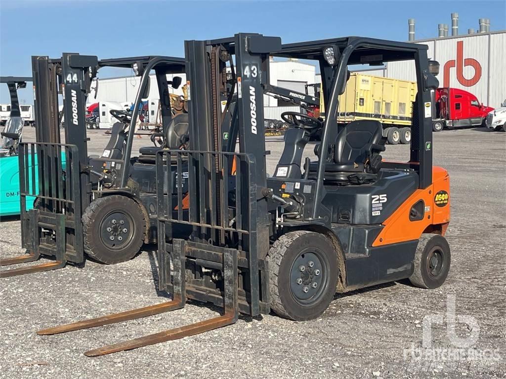 Doosan D25S7 Camiones diesel