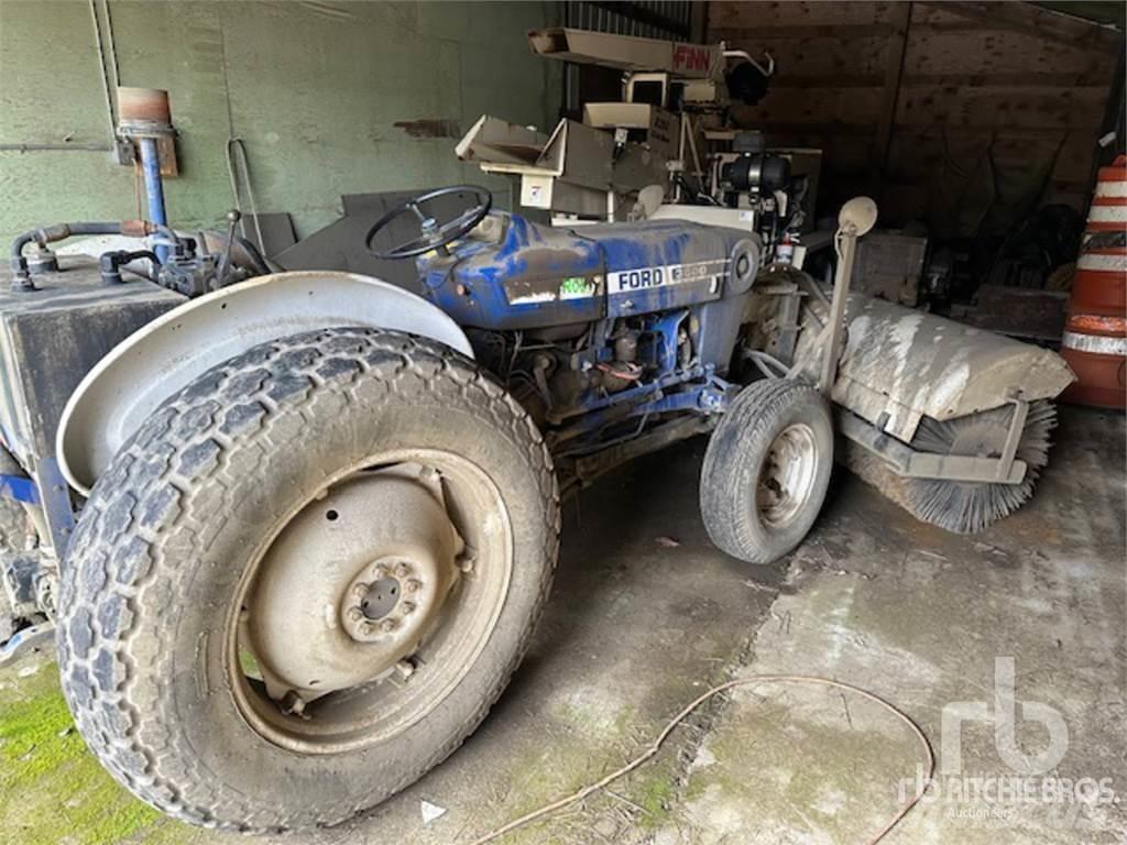 Ford 3600 Barredora de interior