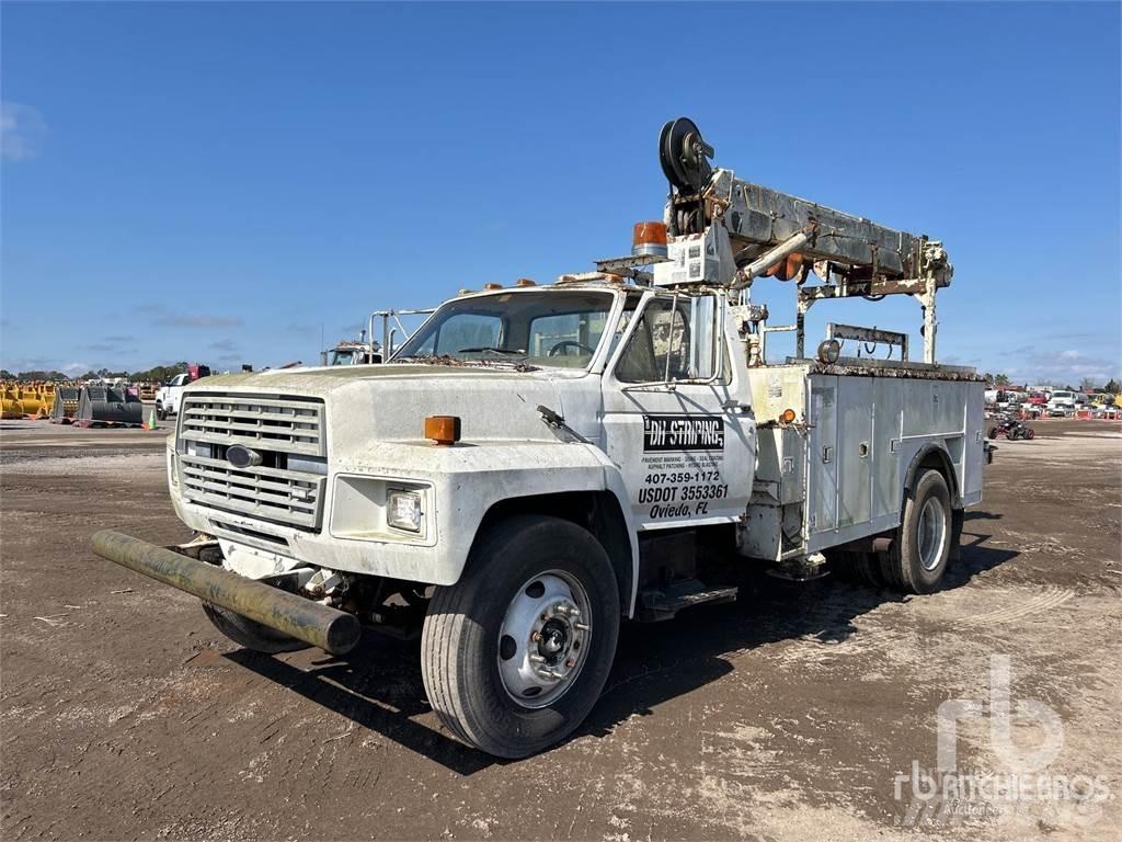 Ford F7000 Camiones de perforación móvil