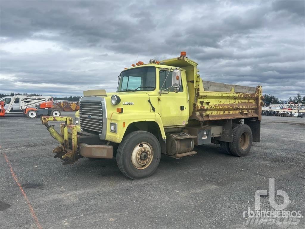 Ford L8000 Bañeras basculantes usadas