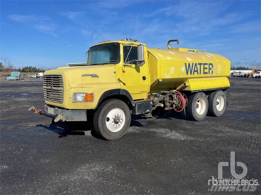 Ford L9000 Camiones cisterna