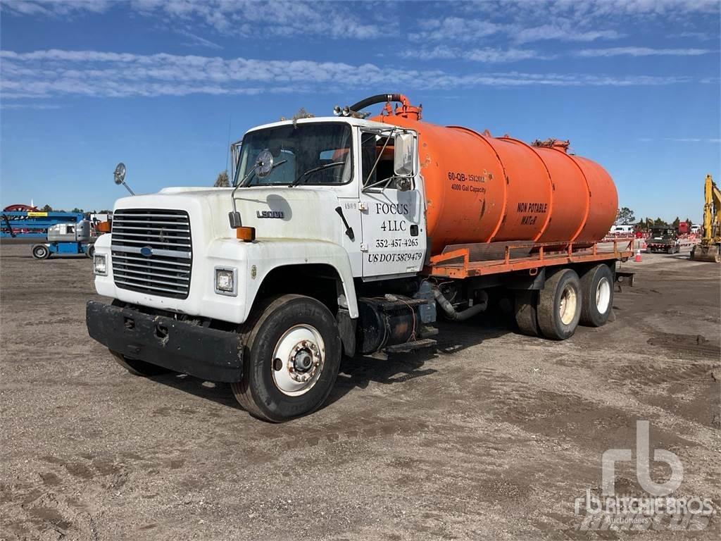 Ford LT9000 Camiones aspiradores/combi