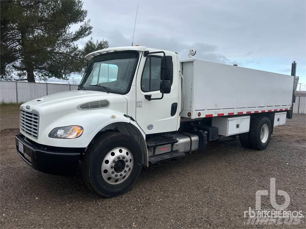 Freightliner M2 Camiones de cama baja