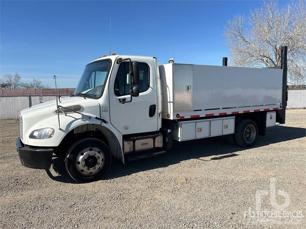 Freightliner M2 Camiones de cama baja