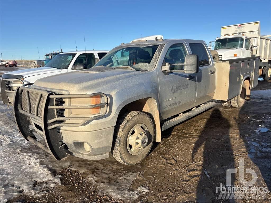 GMC 3500 Caja abierta/laterales abatibles