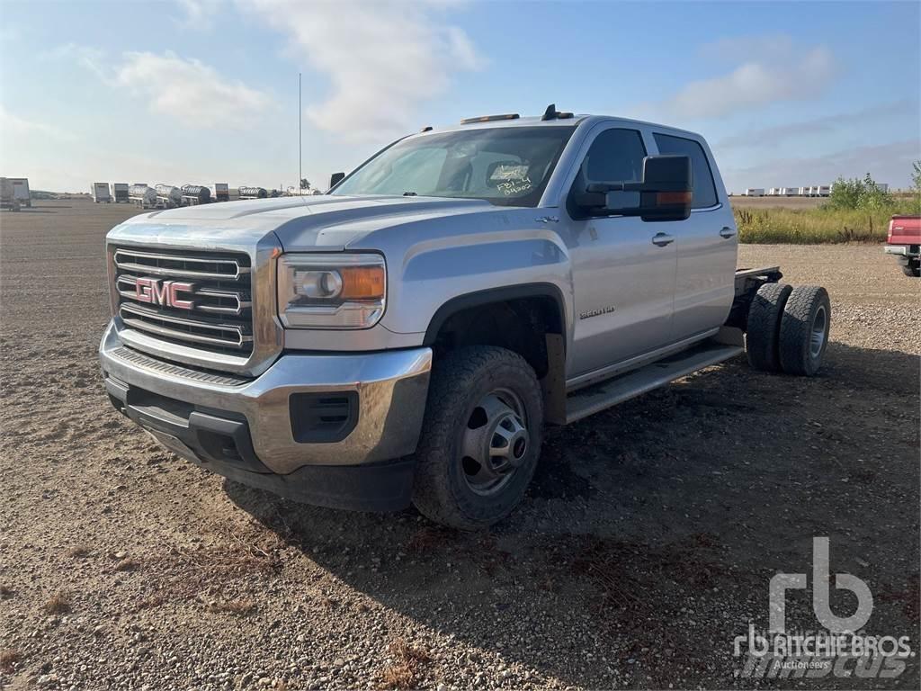 GMC 3500HD Camiones con chasís y cabina