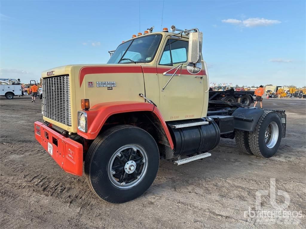 GMC BRIGADIER Camiones tractor