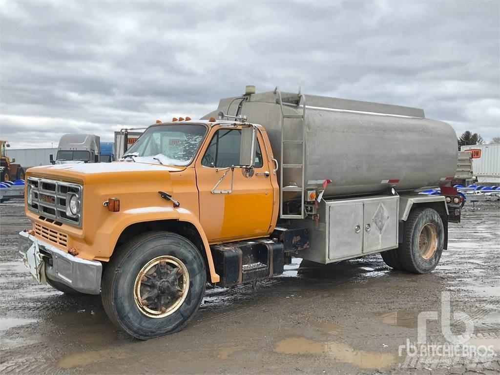 GMC C7000 Camiones cisternas