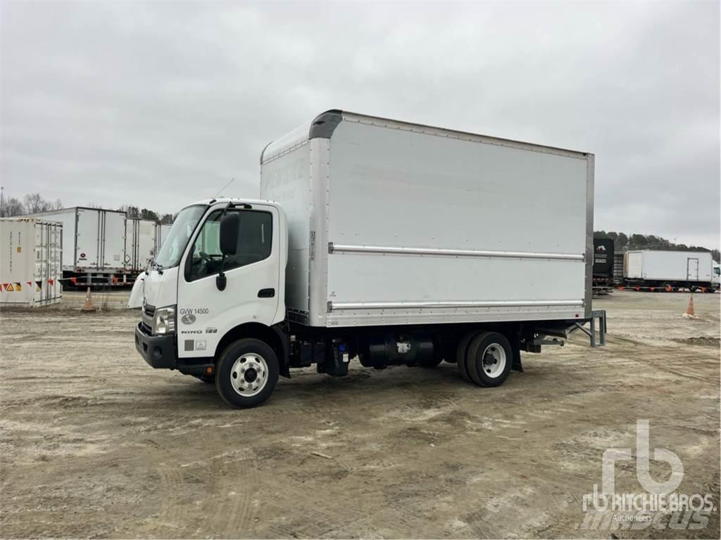 Hino 155 Furgonetas cerradas