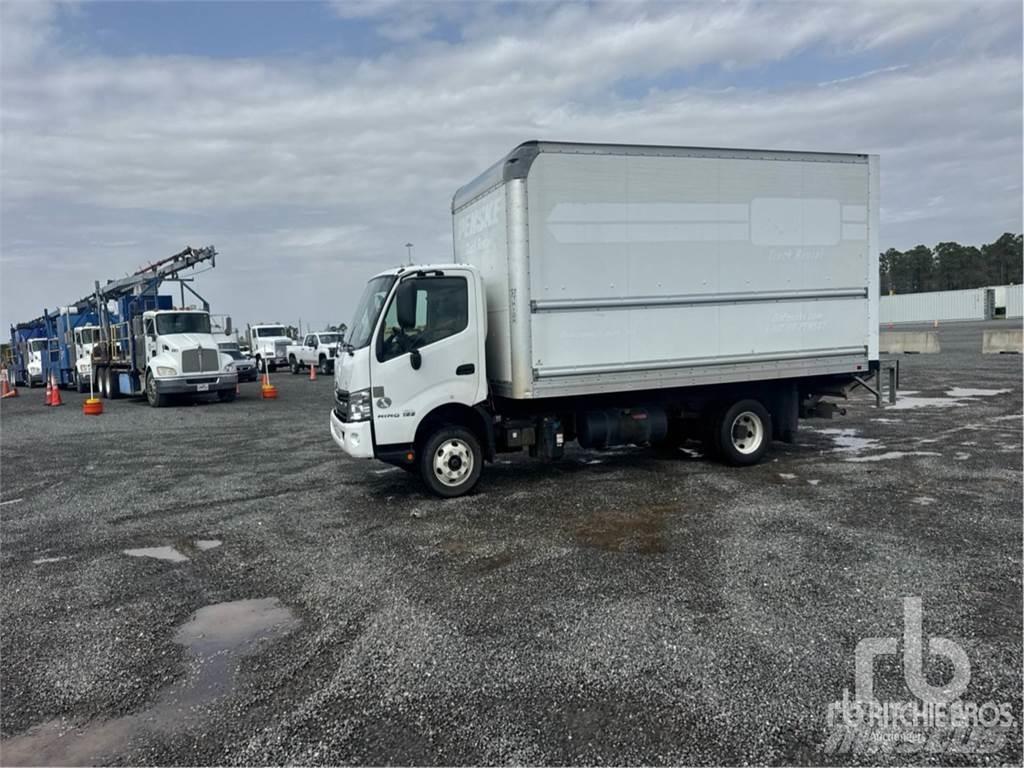 Hino 155 Furgonetas cerradas