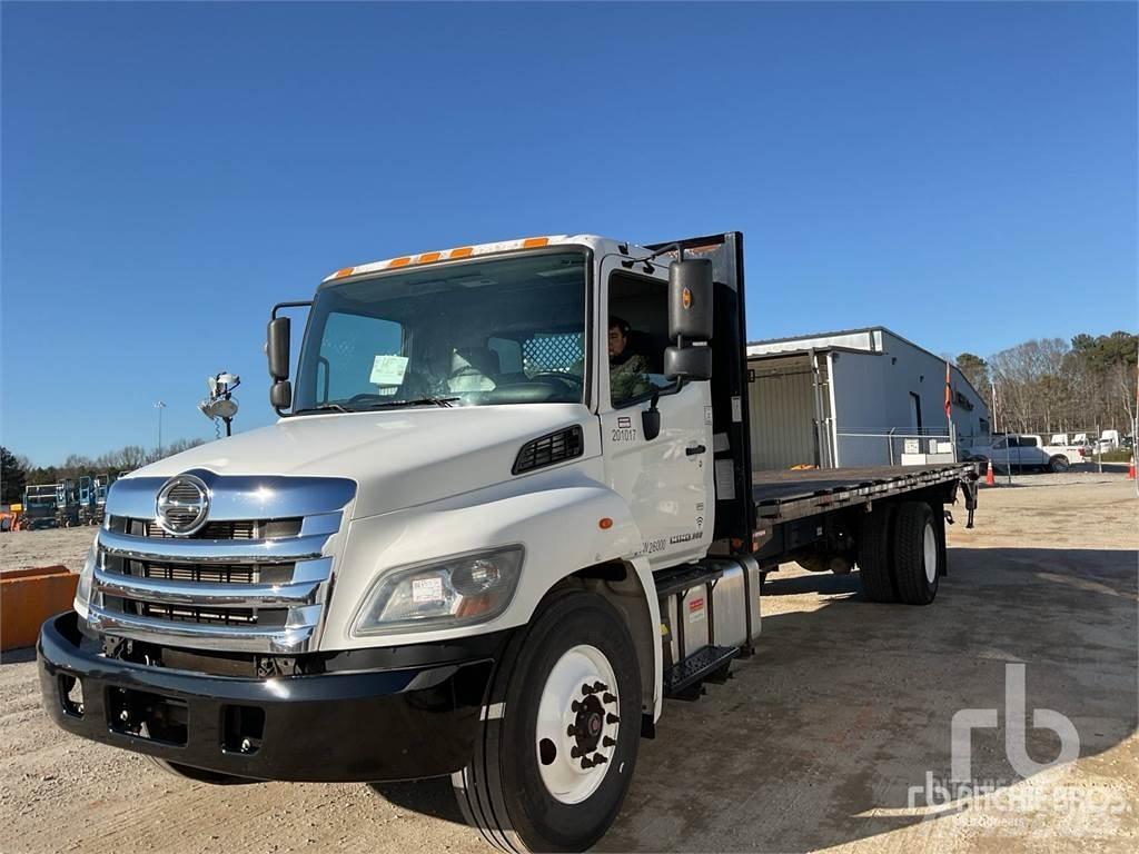 Hino 268 Camiones de cama baja