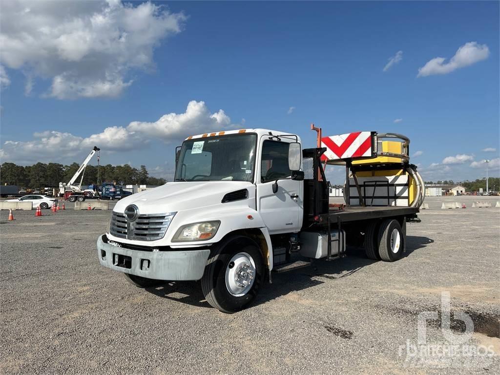 Hino 268 Vehículos municipales multiusos