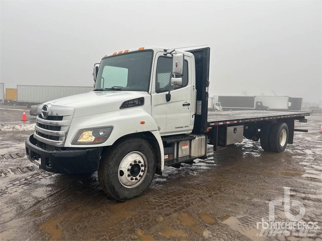 Hino 268 Camiones de cama baja