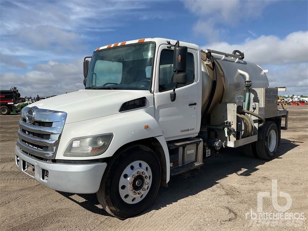 Hino 268 Camiones aspiradores/combi