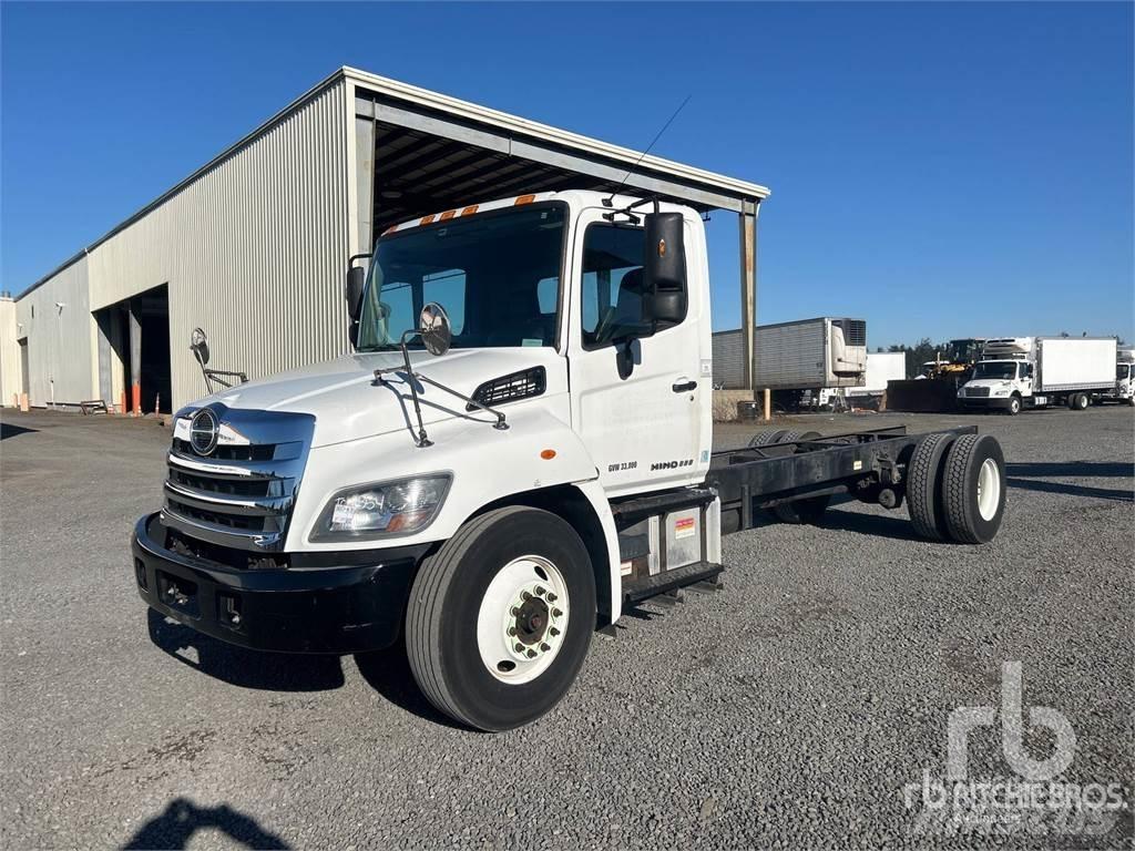 Hino 338 Furgonetas cerradas