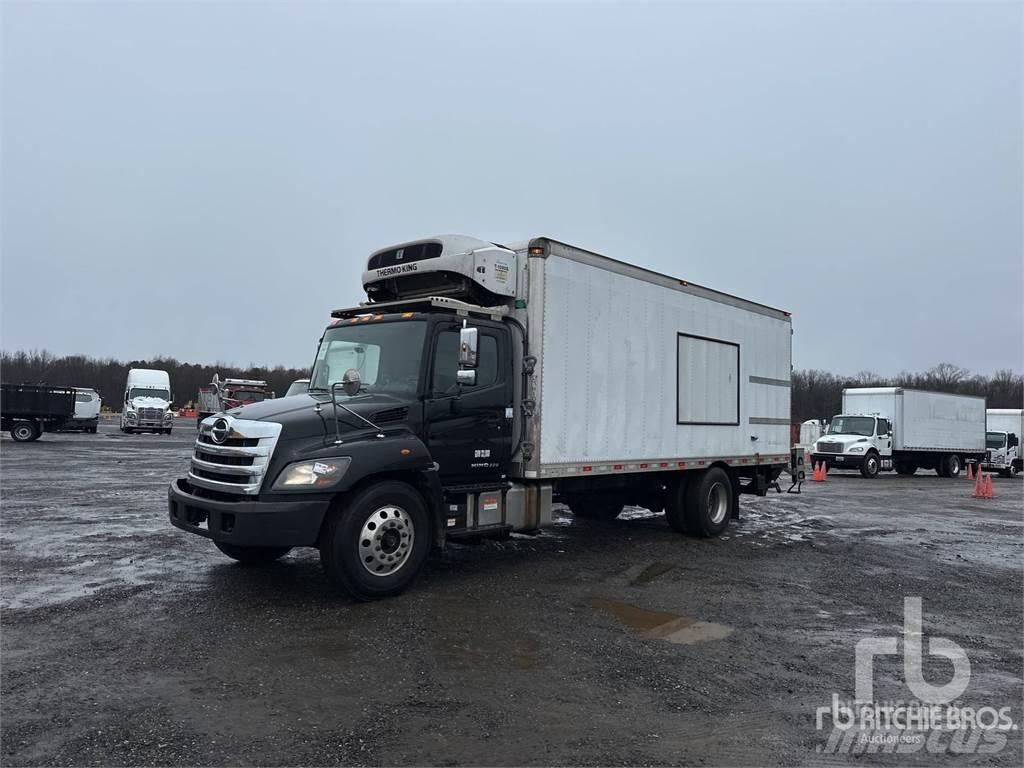 Hino 338 Furgonetas con temperatura controlada