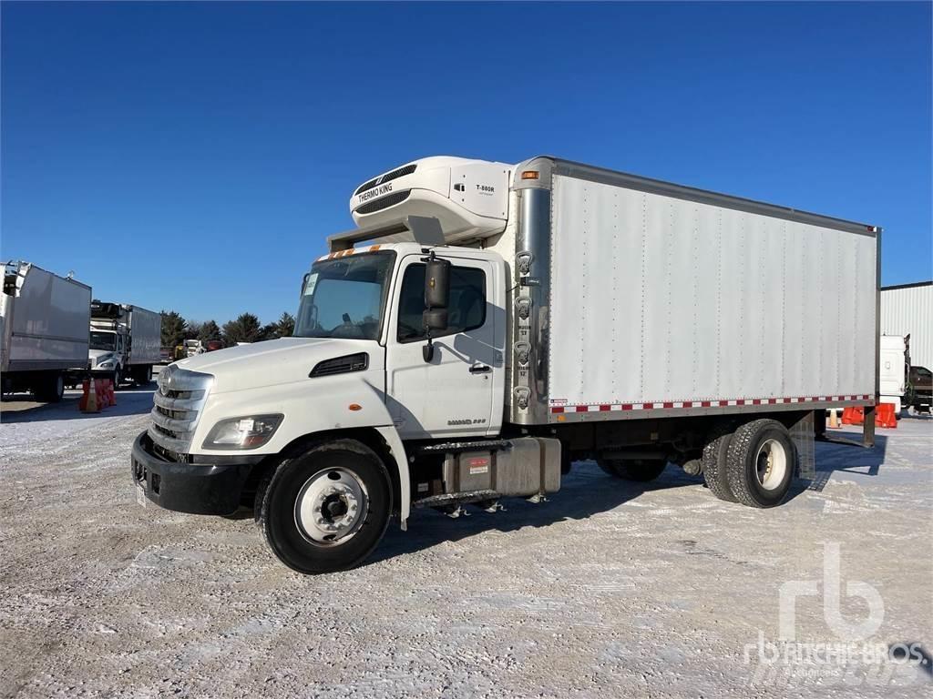 Hino 338 Furgonetas con temperatura controlada