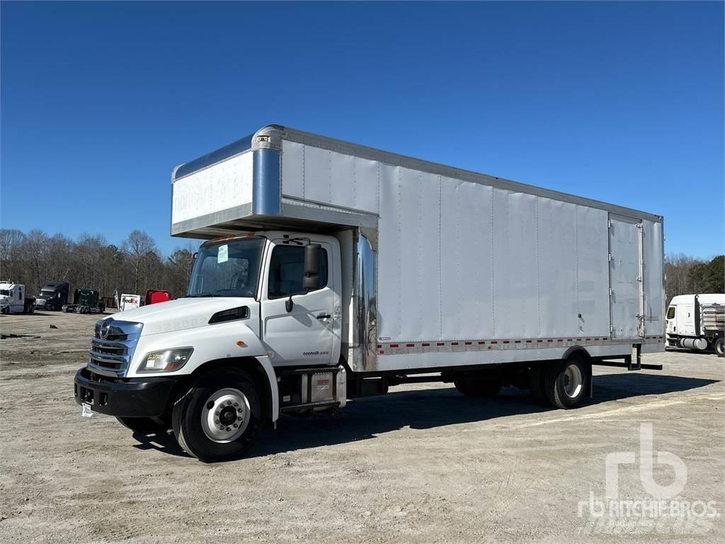 Hino 338 Furgonetas cerradas