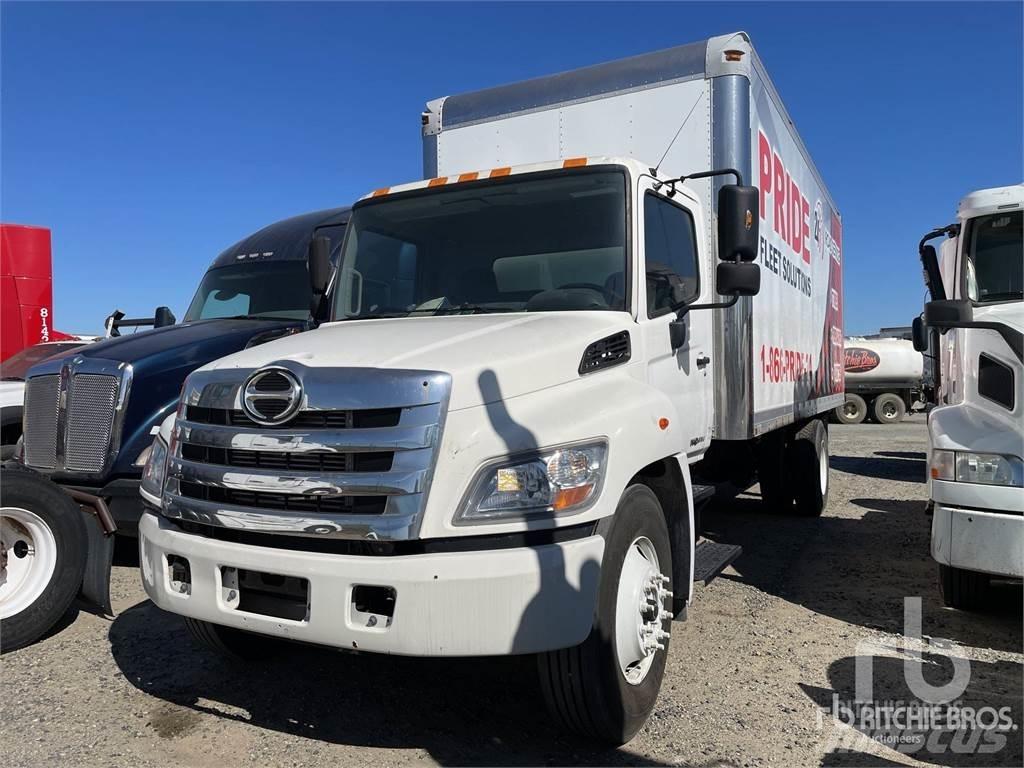 Hino 338 Furgonetas cerradas