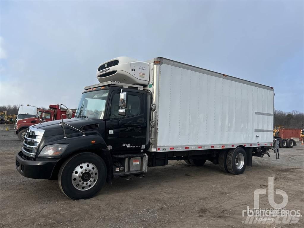 Hino 338 Furgonetas con temperatura controlada