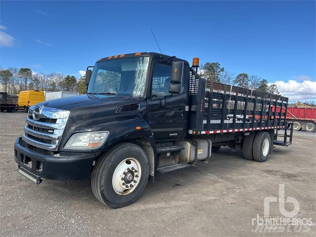 Hino 338 Camiones de cama baja