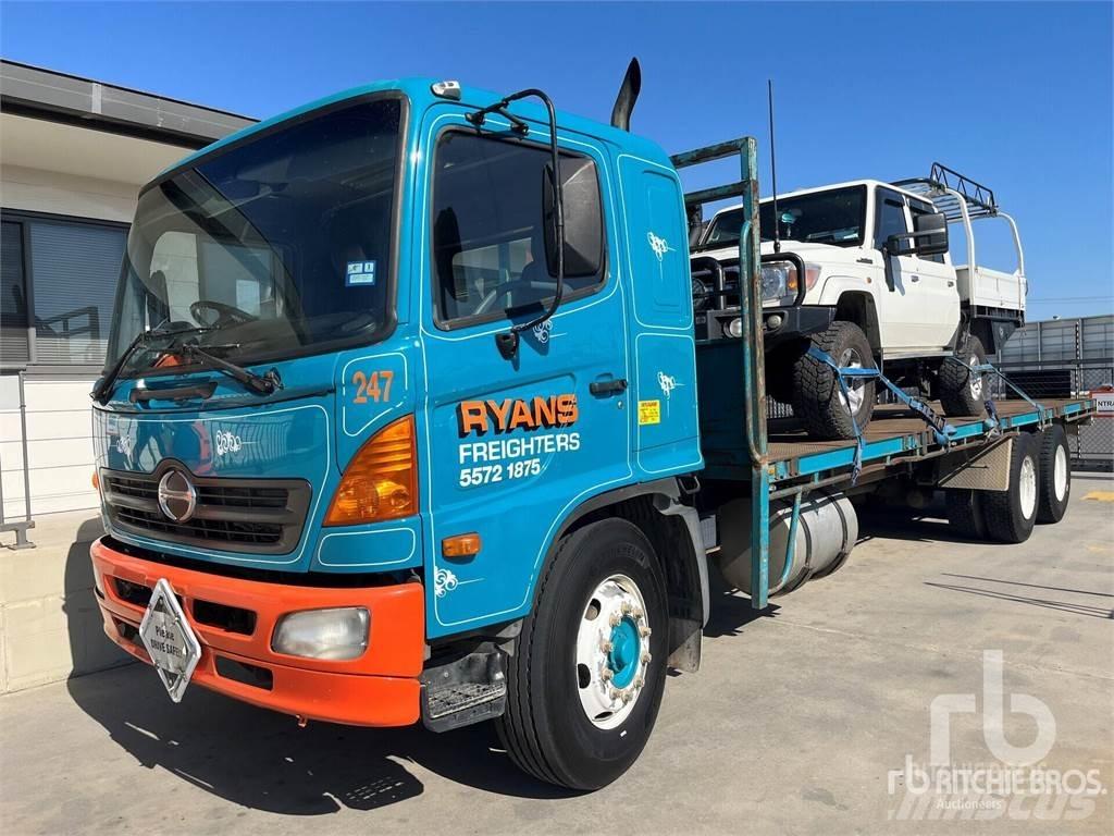 Hino FG1J Camiones de cama baja