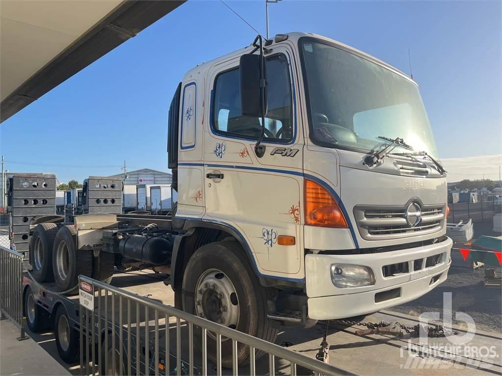 Hino FM1J Camiones con chasís y cabina