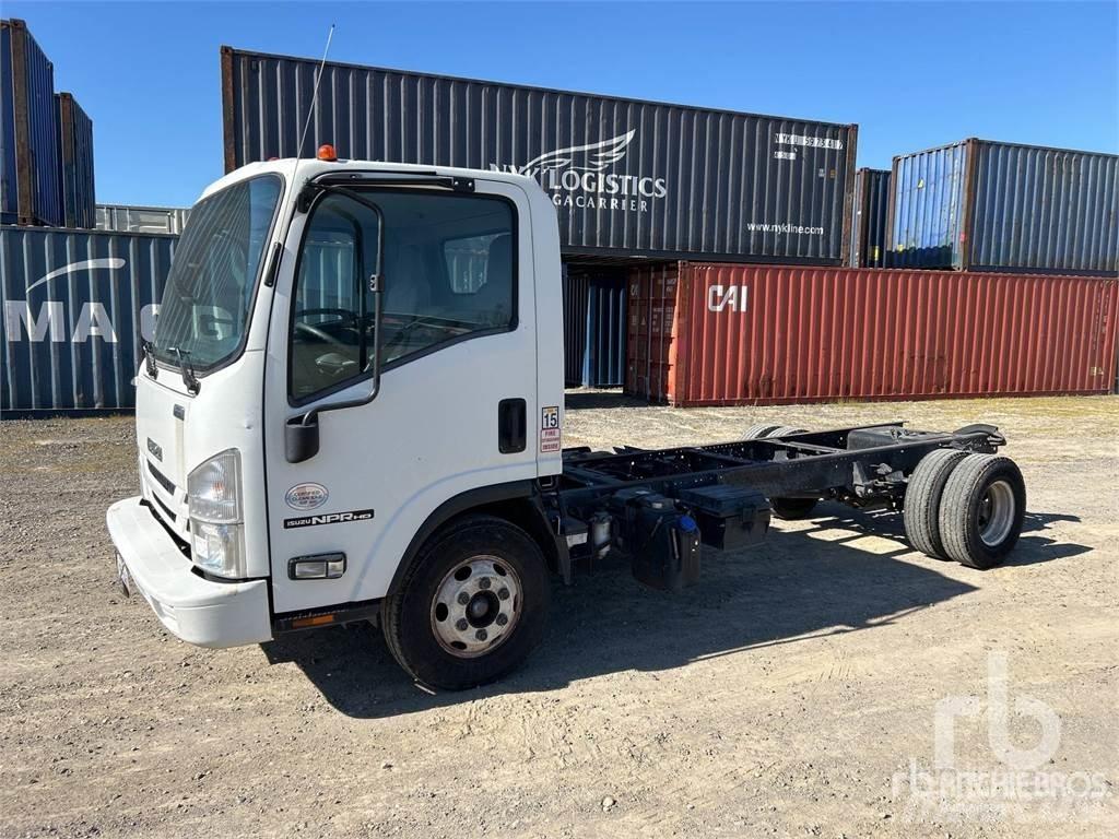 Isuzu NPR Camiones con chasís y cabina