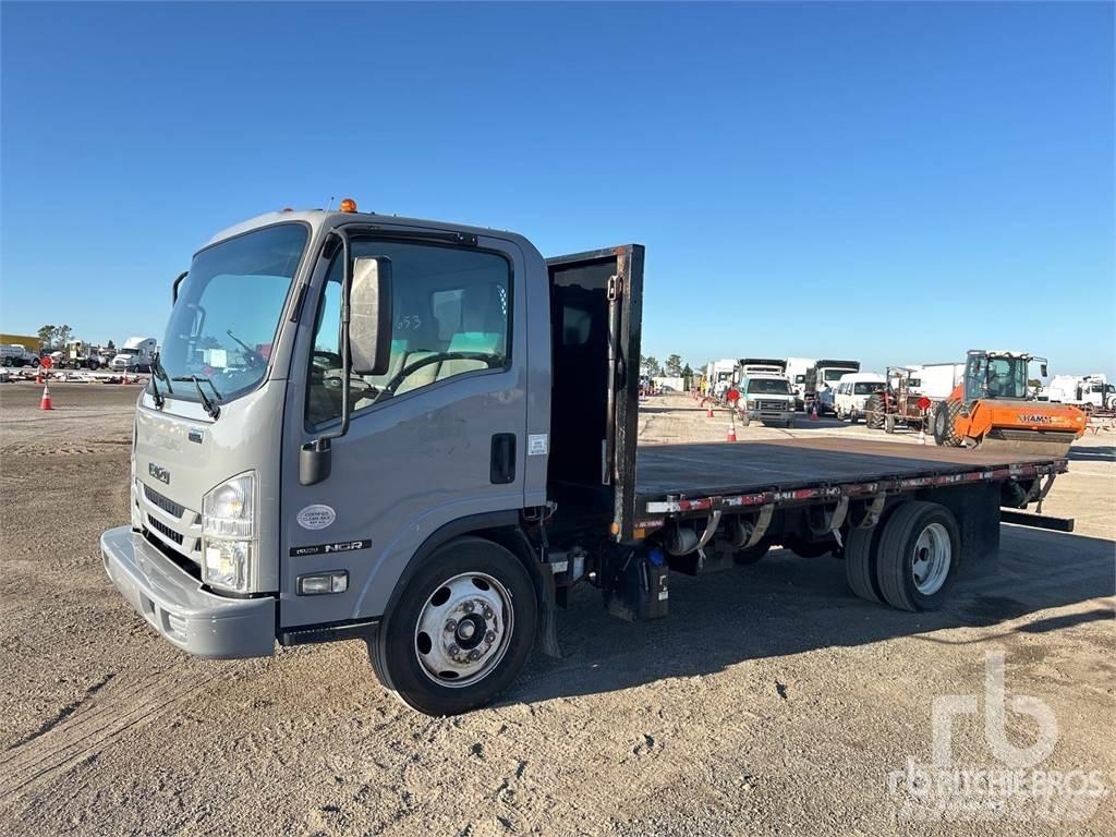 Isuzu NQR Camiones de cama baja