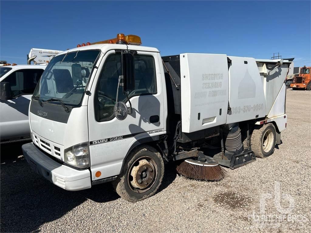 Isuzu NQR Camión de barrendero